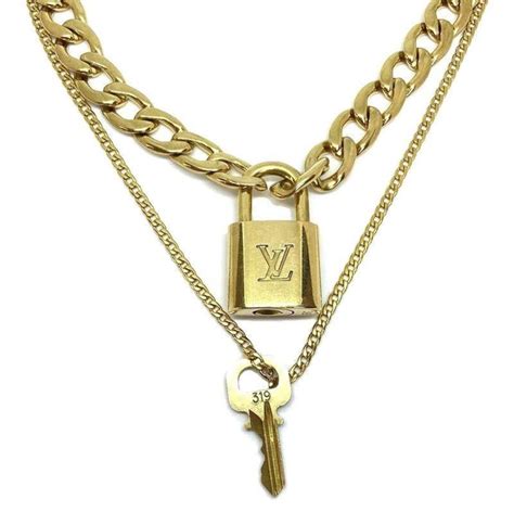 collana con iniziale louis vuitton